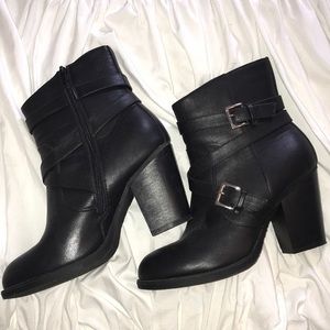 Black heeled boots
